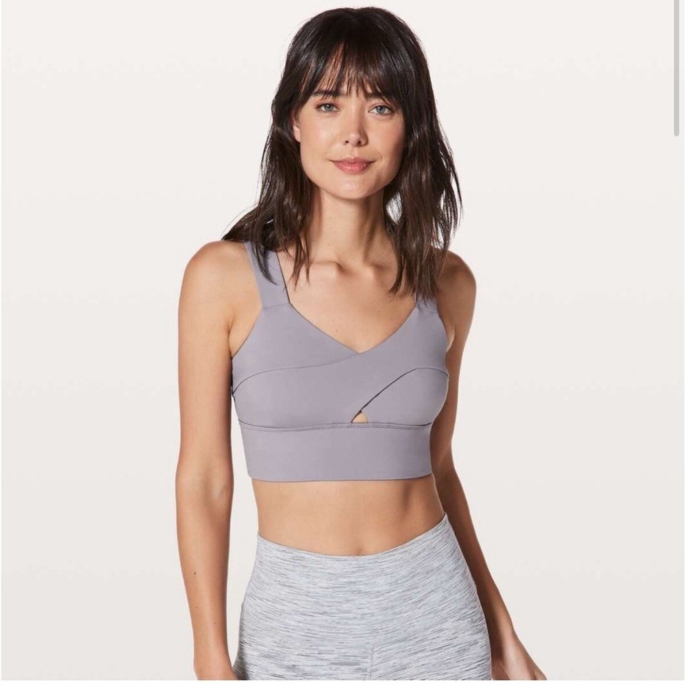 Lululemon Sports Bra Criss Cross Cutout Strappy Back